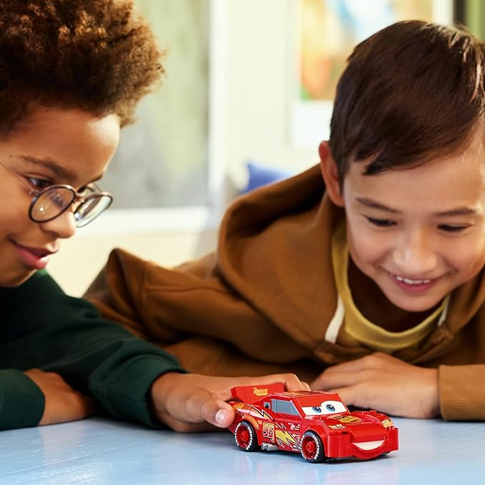 LEGO Speed Champions | Şimşek McQueen 77255 – 9 Yaş ve Üzeri Çocuklar için 'Lightyear' Baskılı Lastikler ve Ünlü Far Çıkartmaları İçeren Oyuncak Yapım Seti, Yaratıcı Hediye Fikri (270 Parça)