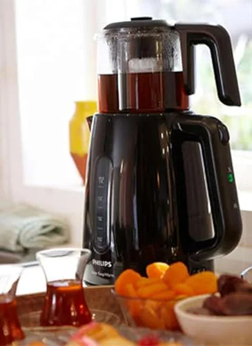 Philips Philips Daily Collection Çay Makinesi - Otomatik Sıcak Tutma, 1.9L Su Isıtıcısı, 0.9L Cam Demlik, Hızlı Kaynatma 1700W, Kireç Filtresi, Kolay Dökme İçin Kablosuz Taban (HD7301/00)